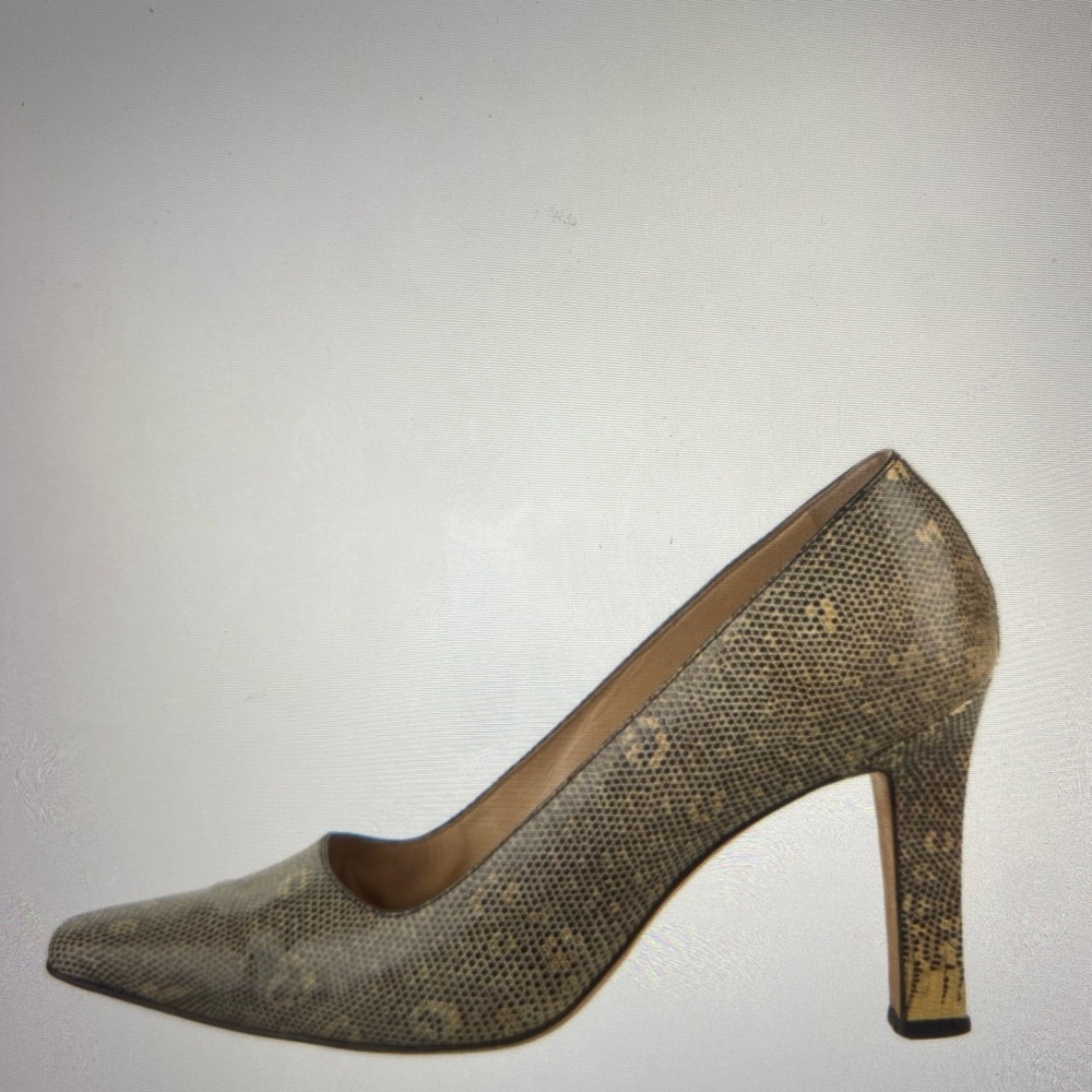 Manolo Blahnik animal print pumps 40